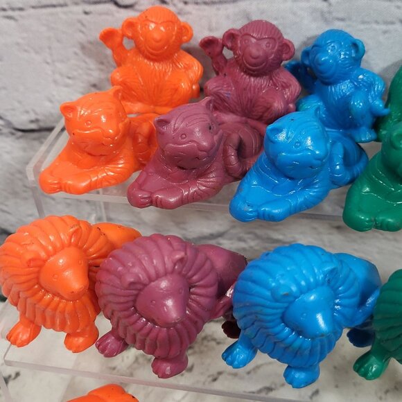 TootsieToy Rubber Animal Figures Safari Zoo Lot of 25 Lions Gorillas Rhinos - Picture 2 of 9
